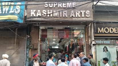 Thieves broke into wholesale shawl shop Ludhiana