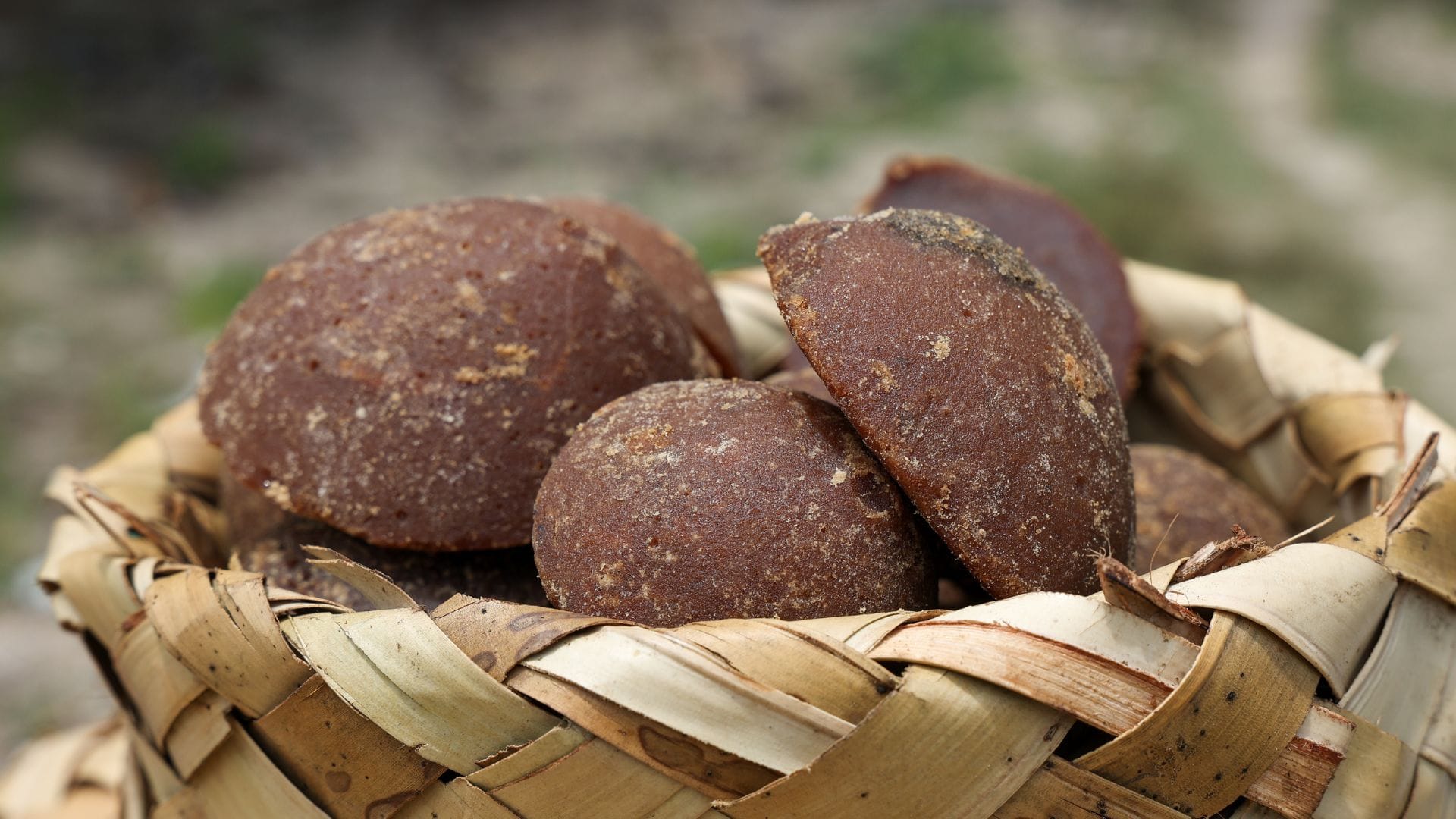 Sugarcane jaggery or Palm Jaggery which is more beneficial for your health