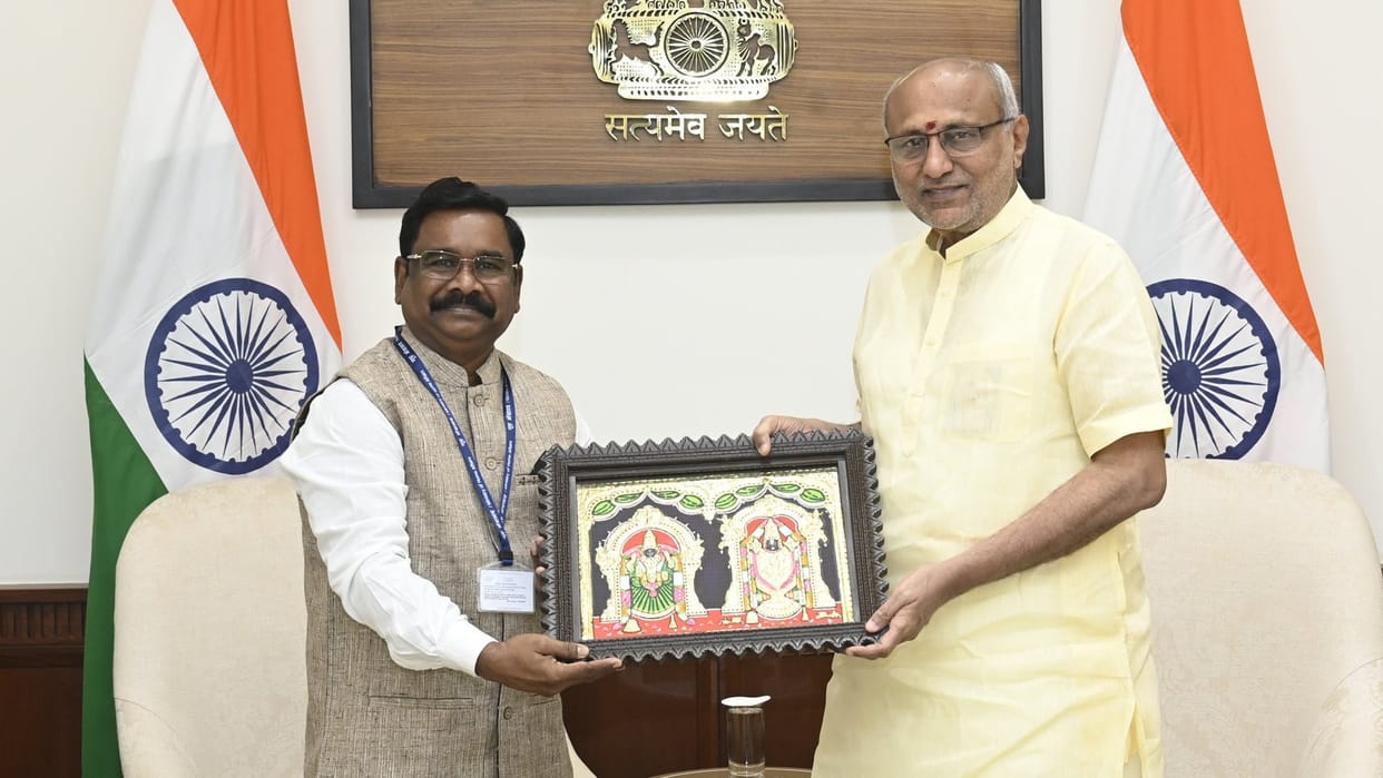 Vice Chancellor of Puducherry University meets Vice President, discusses academic achievements and innovation