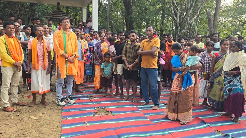 30 families led by a BJP leader left Christianity and returned home in Sukma