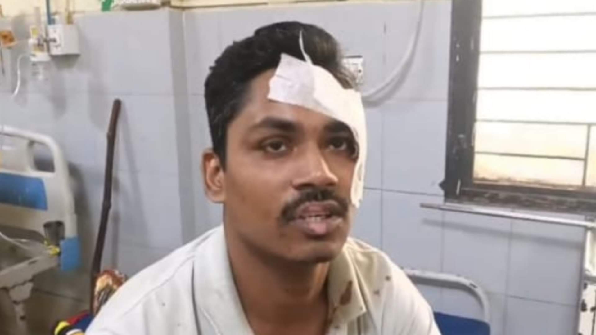 Bus accident: A loud noise was heard... before anyone could understand anything, the bus went into a ditch.