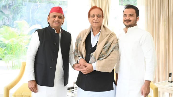 SP leader Azam Khan Meets to Akhilesh Yadav in Lucknow.