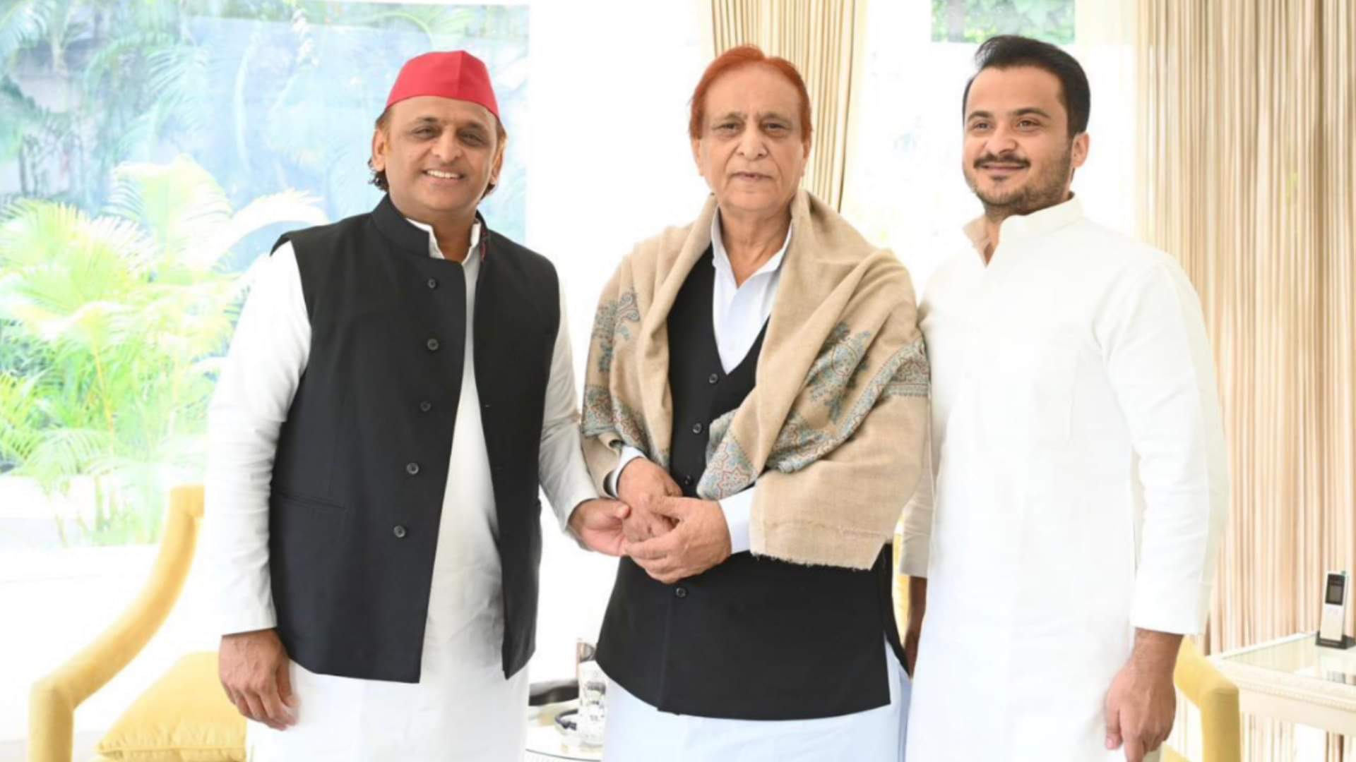 SP leader Azam Khan Meets to Akhilesh Yadav in Lucknow.
