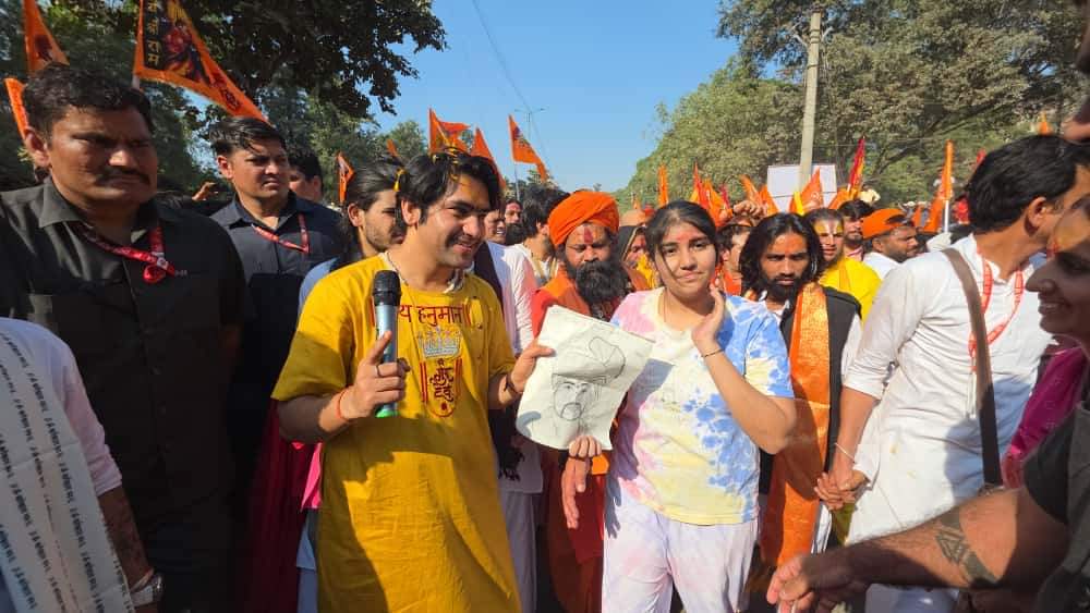 Bageshwar Dham Baba Begins Hindu Unity March from Delhi to Vrindavan draws massive crowd Hindi news