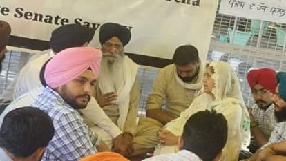 SGPC chief Harjinder Dhami reached protest site at panjab university