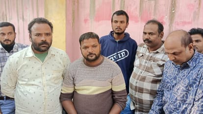 Kanpur Accident Stuntmen go on a rampage at Ganga Barrage crush a scooter at a speed of 110 BA student dies