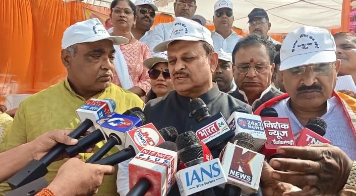 Kanpur MP MLA Sports Festival inaugurated with grand ceremony players showcase strength in 11 disciplines