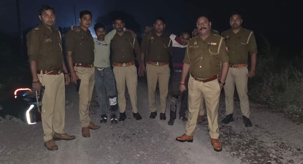 पुलिस की गिरफ्त में आरोपी