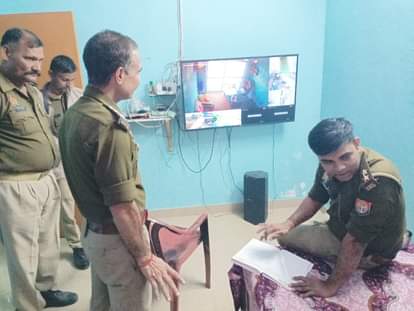 Lucknow: Woman's body found lying on the roadside in Jankipuram.