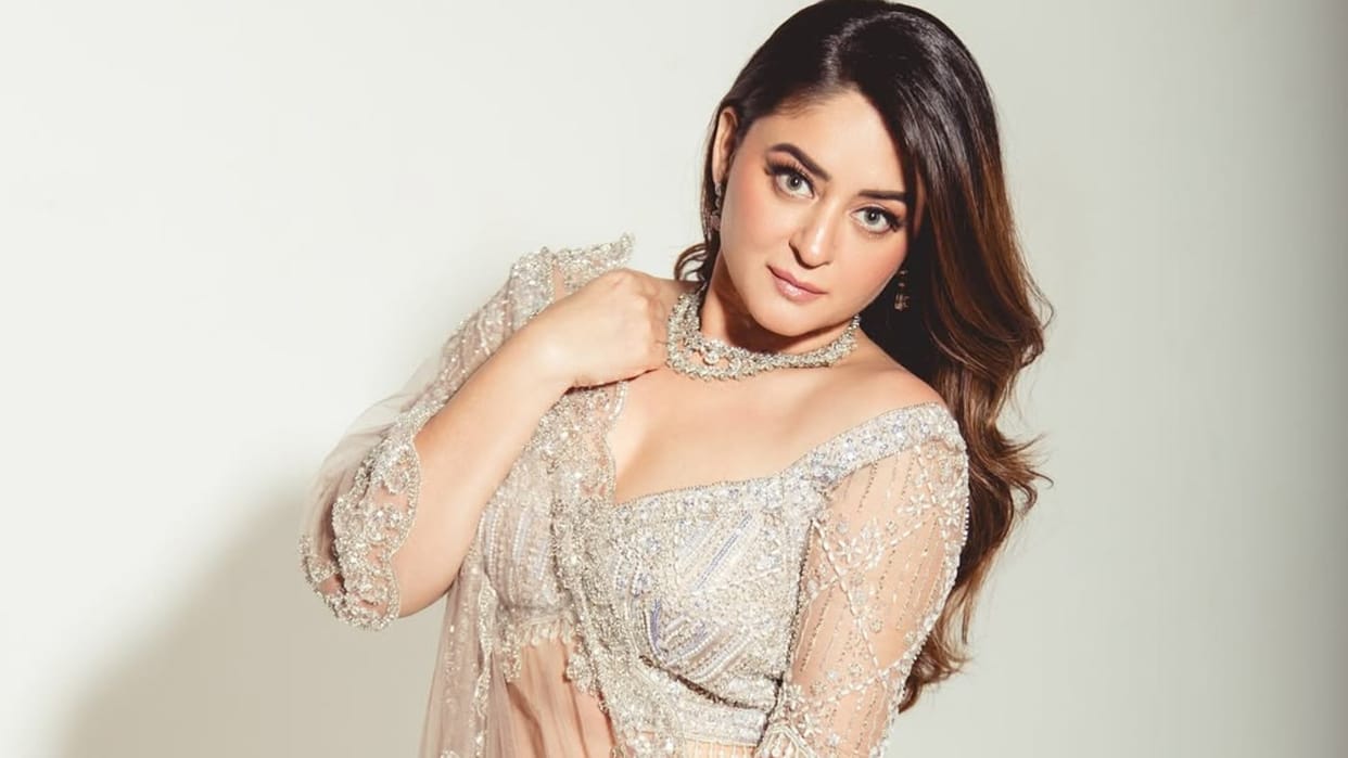 actress maahi vij shared post about her social media break on instagram story