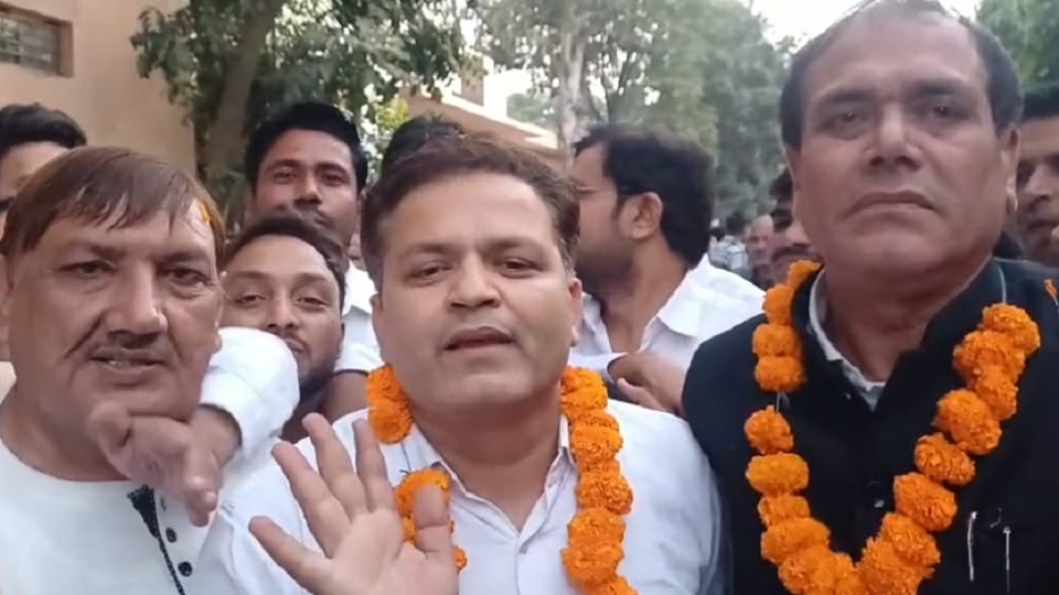 Baghpat: Subhash Tomar became the President of the District Bar Association and Ajit Singh General Secretary