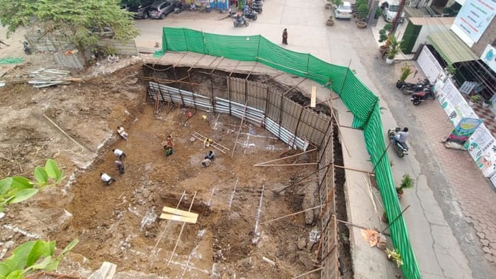 Indore News Former commissioner SB Singh construction damages nagar nigam imc