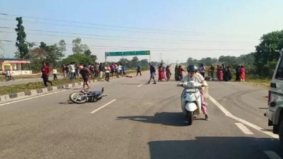 A speeding car hits a biker drags him for 40 meters in Korba