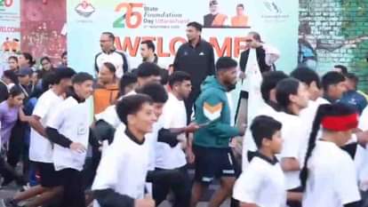 Uttarakhand Silver Jubilee Celebrations: 700 participants arrive for Dehradun Marathon DM flags off the race