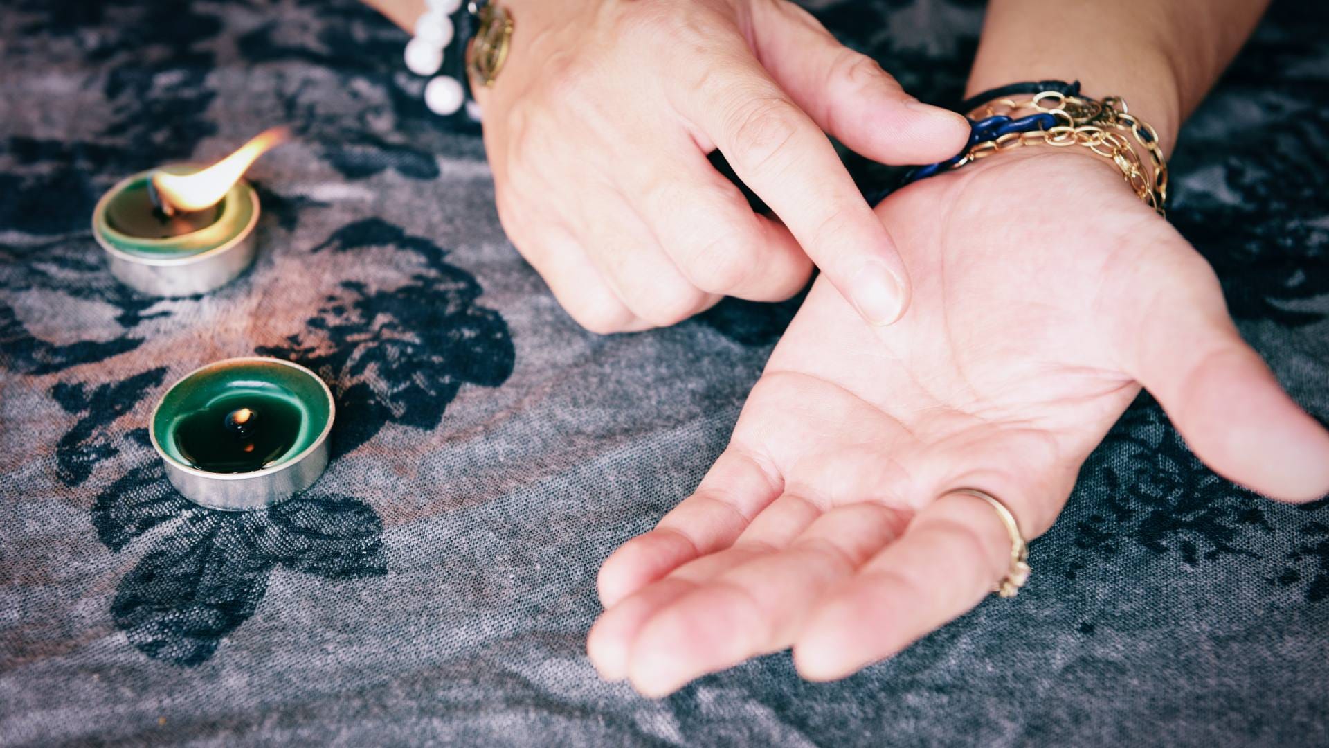 Palmistry People With These Palm Lines Become Rich Suddenly Know Signs