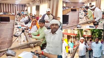 Councilor Arrives at Alwar District Council Meeting With Plough, Says This May Solve Farmers' Problems