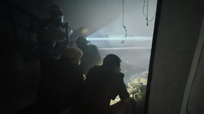 Ganpati Complex Fire: Fire flared up again at 11 p.m., firefighters sprayed water
