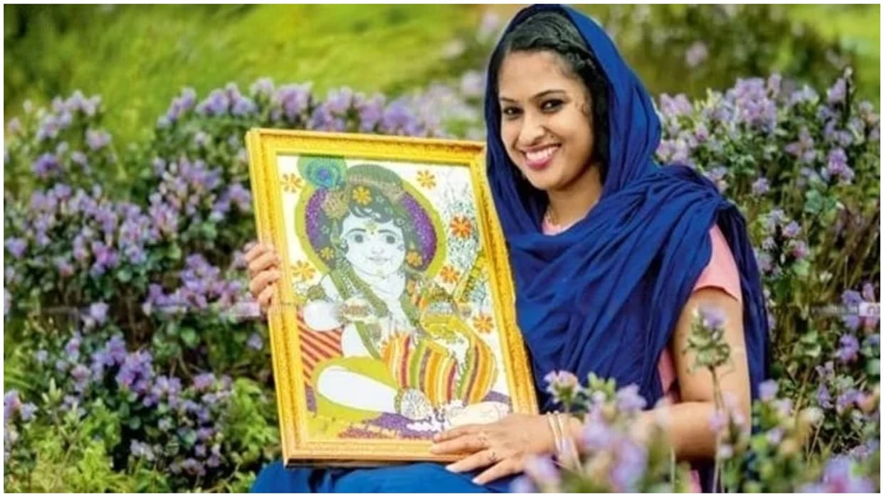 Case filed against Woman artist jasna salim for filming reel in Guruvayoor Temple premises