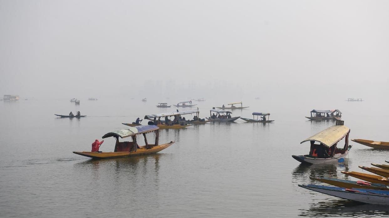 Cold intensifies in Kashmir Valley, minimum temperature drops below freezing point