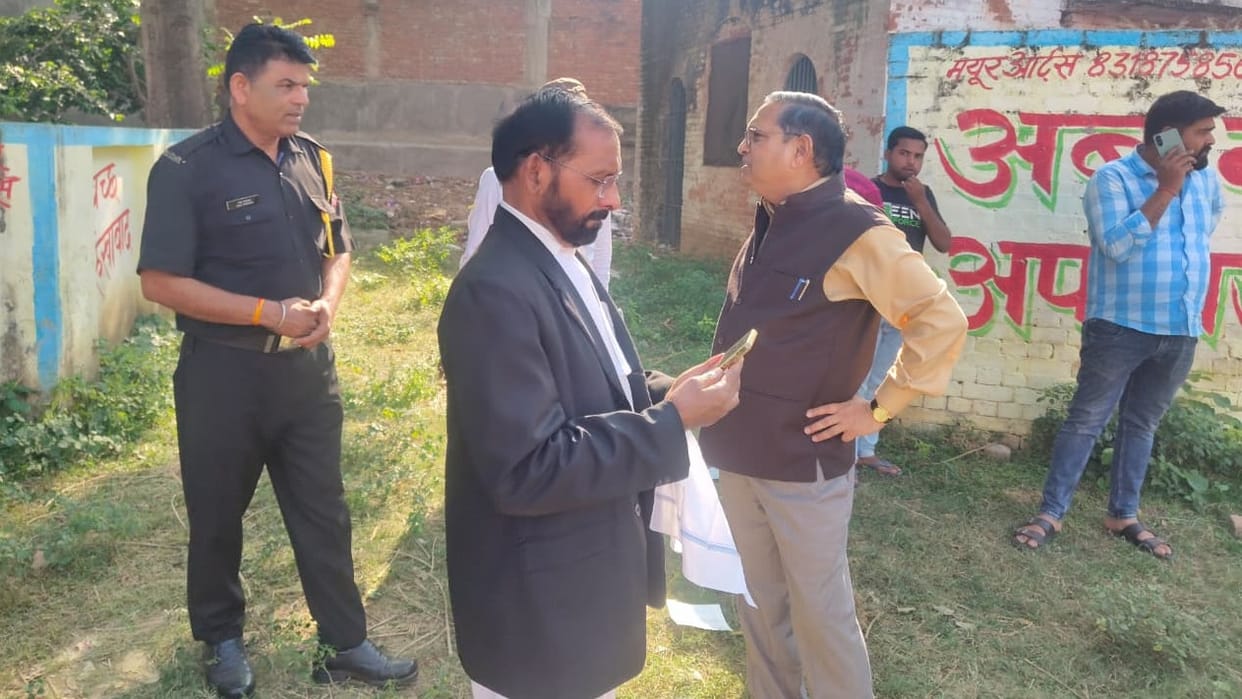 Farrukhabad Dogs ate body of young man in postmortem house after DM reprimand CMO took action