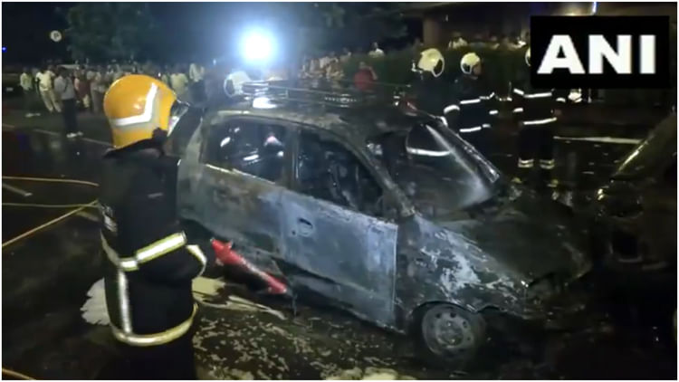 Two Vehicles Caught Fire Following Collision Between Them Near Air India Junction Mumbai – Amar Ujala Hindi News Live Two Vehicles Caught Fire Following Collision Between Them Near Air India Junction Mumbai – Amar Ujala Hindi News Live