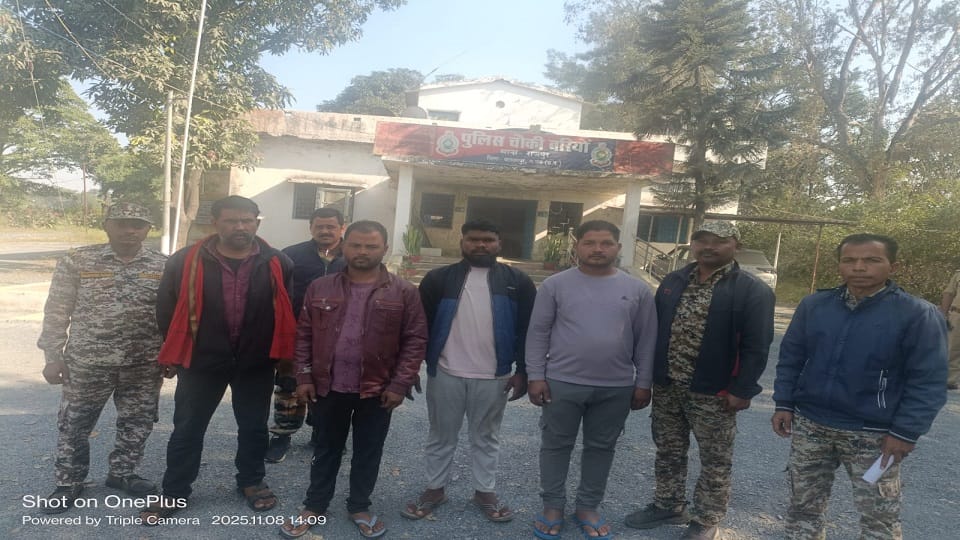 Two laborers were beaten up on suspicion of diesel theft police arrested four accused in Balrampur-Ramanujganj