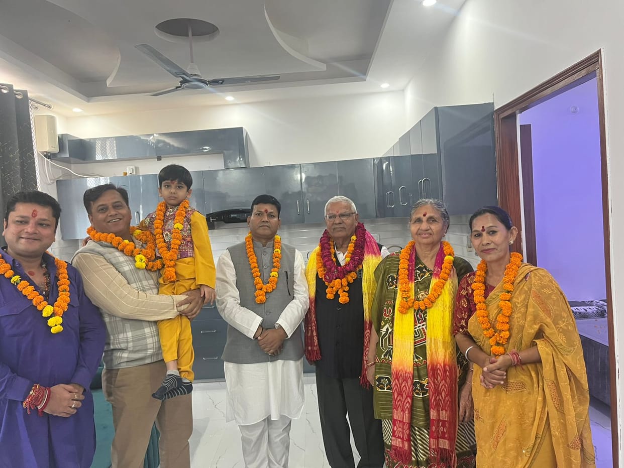 PM Modi sister Basanti ben arrives in Rishikesh with her husband