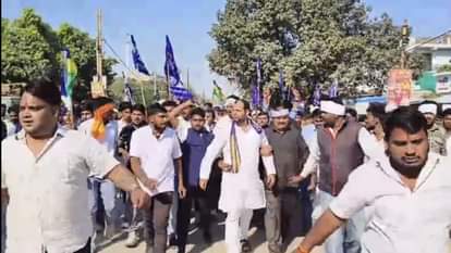 Datia: Clash between Bhim Army and Hindu organizations, three injured in stone pelting