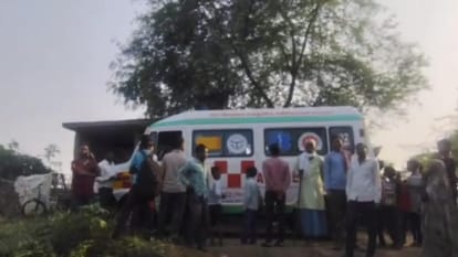 A woman returning home on a cot after undergoing sterilization was abandoned by an ambulance.
