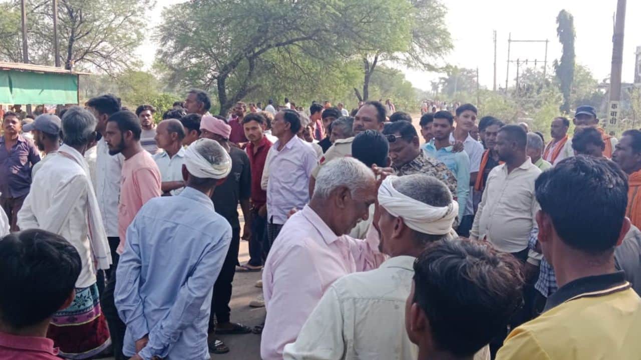 शव दफनाने को लेकर गांव में हंगामा