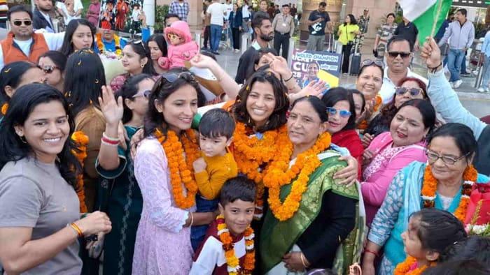 Sneh Rana welcomed in Dehradun with drums upon reaching Dehradun airport Uttarakhand news
