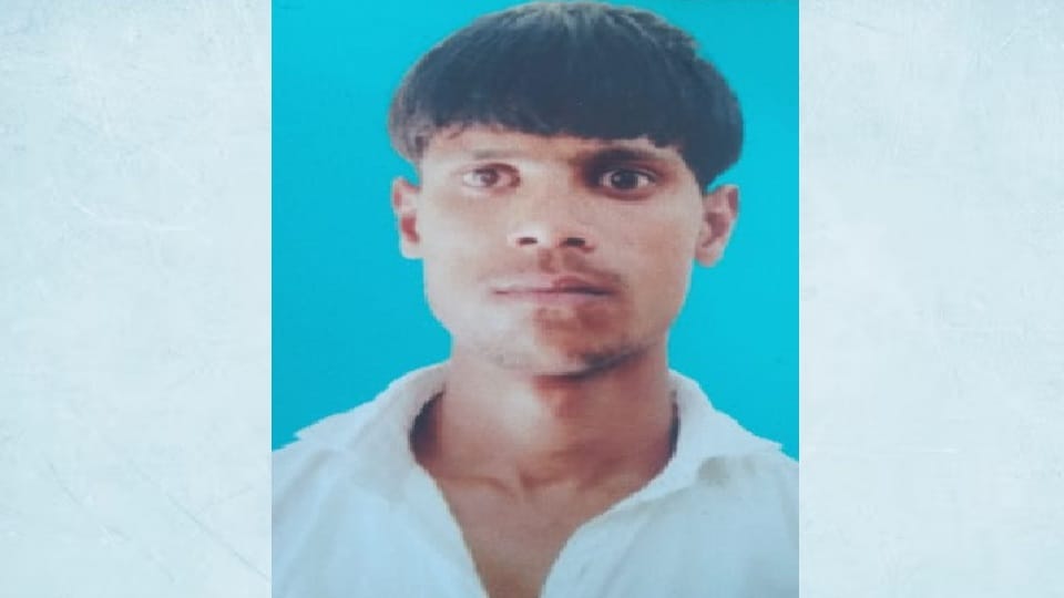 Rampur: A young man was on his way to Delhi, murdered by a blow to the head, Suraj is in his hand