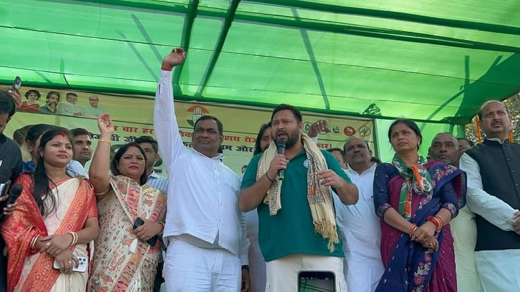 Bihar Election: नवादा में तेजस्वी की जनसभाओं में उमड़ी भीड़, महागठबंधन के प्रत्याशियों के समर्थन में मांगे वोट