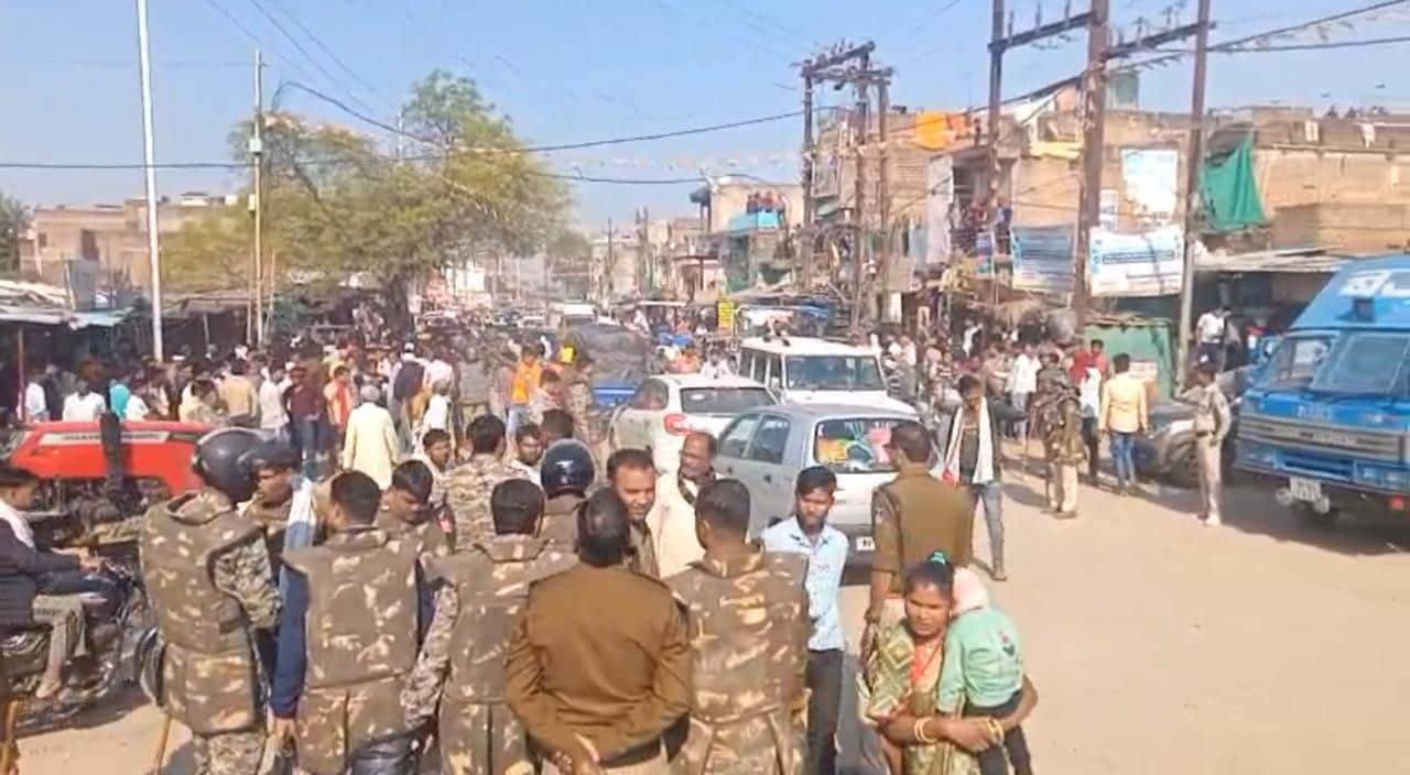 दतिया में भीम आर्मी और हिंदू संगठनों के बीच विवाद बढ़ गया।