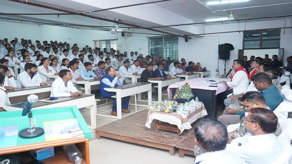 Deputy CM said for doctors there is no service greater than human health care  in Jagdalpur