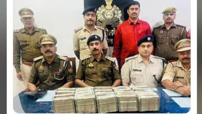 Gorakhpur's Gulriha police arrested fake IAS officer Gaurav Kumar, who had spread the web on social media.