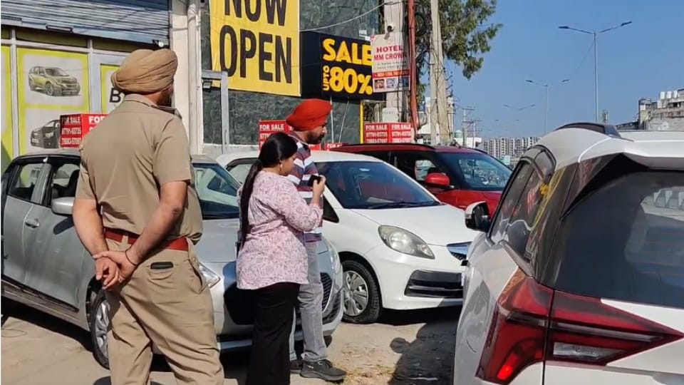 Two miscreants on bike opened fire in Zirakpur Mohali