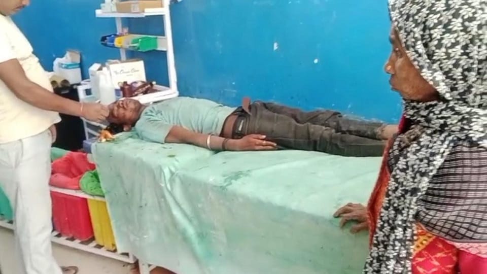 घायल अवस्था में मिला युवक