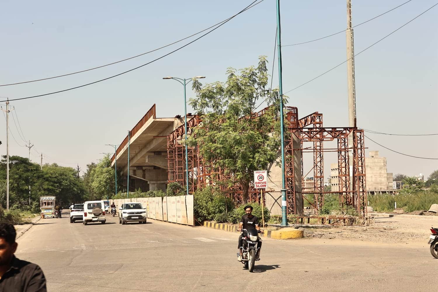 Indore: Even in 10 years, only four kilometers of MR-4 could not be completed