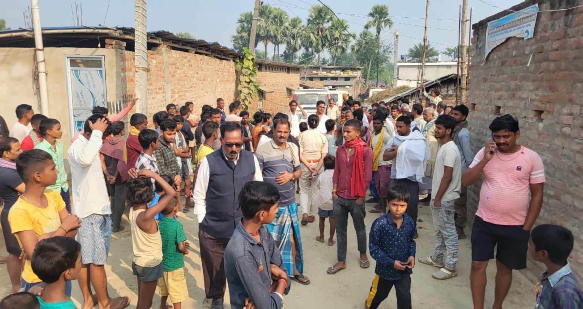 मौके पर मौजूद लोग