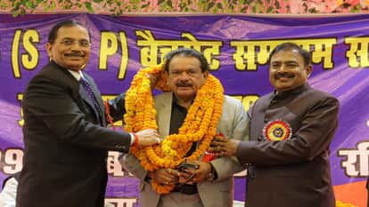 प्रयागराज पुलिस के कार्यक्रम के पहुंचे एसपी सिंह बघेल।