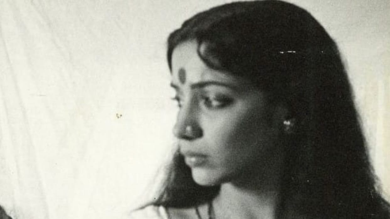 Shabana Azmi Life Struggle Success Story From Selling Coffee at a Petrol Pump to Owning 200 Crore Net Worth