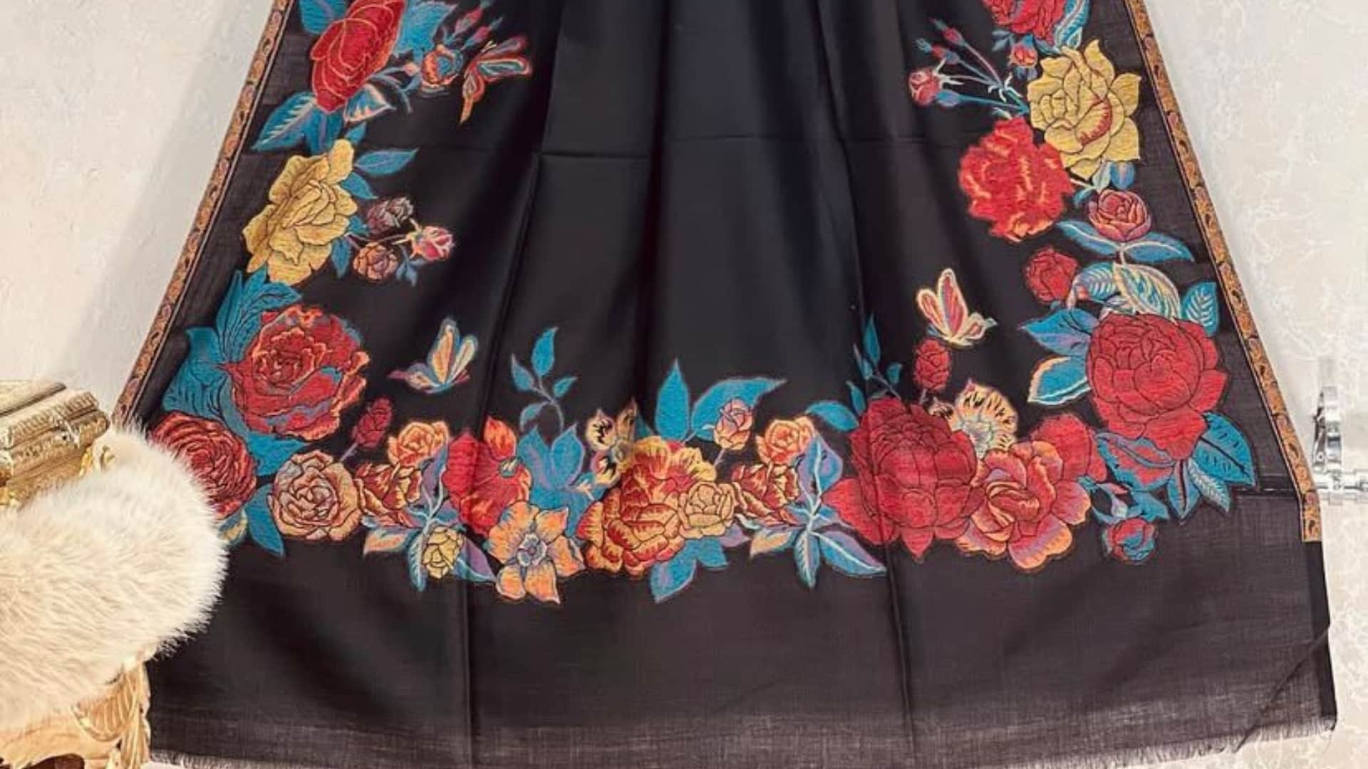 Stylish Shawls for Parties and Offices at affordable Markets Check Location