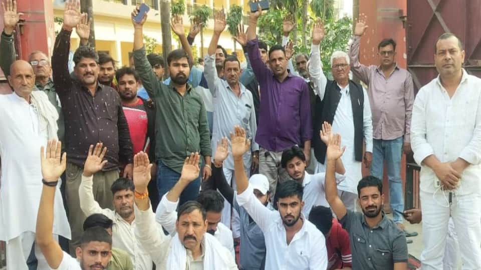 Finding every door of hope closed student Ujjwal sets himself on fire full story of Ujjwal in Muzaffarnagar