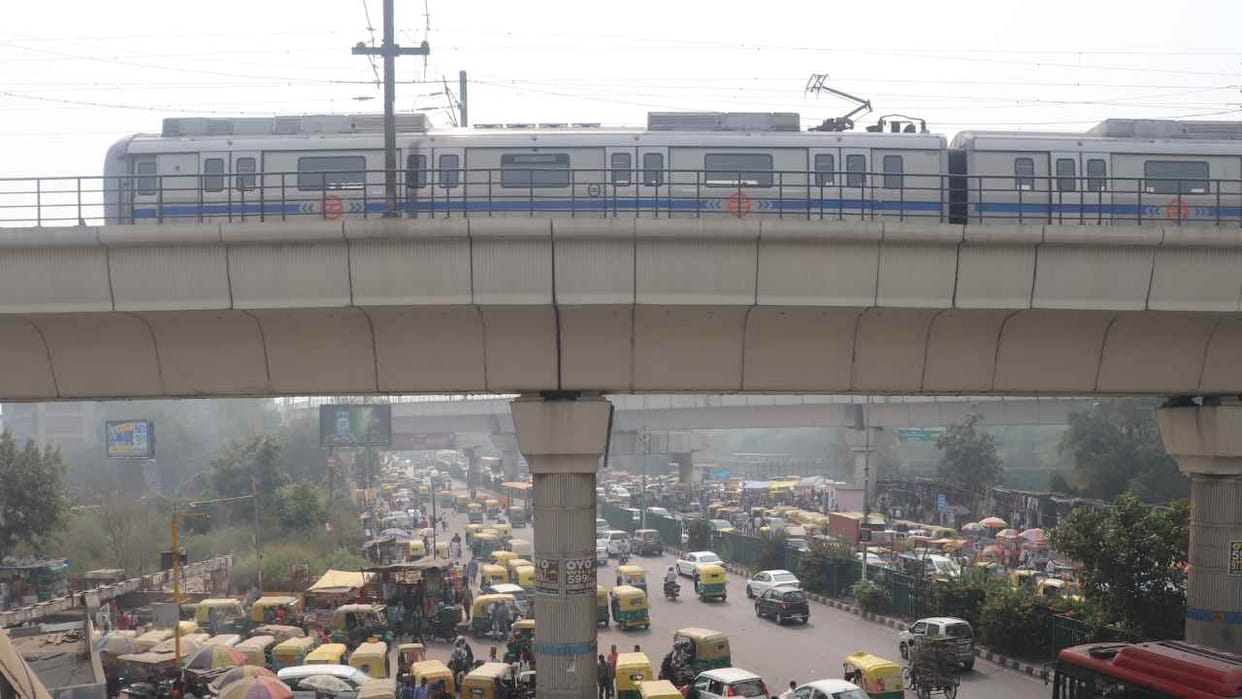 Delhi s air remains in the poor category