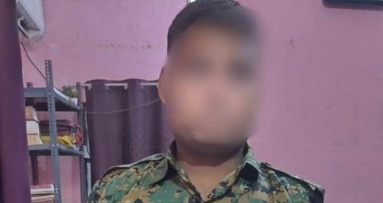 darbhanga fake policeman arrested illegal extortion fake id rishi kumar yadav bihar news 2025