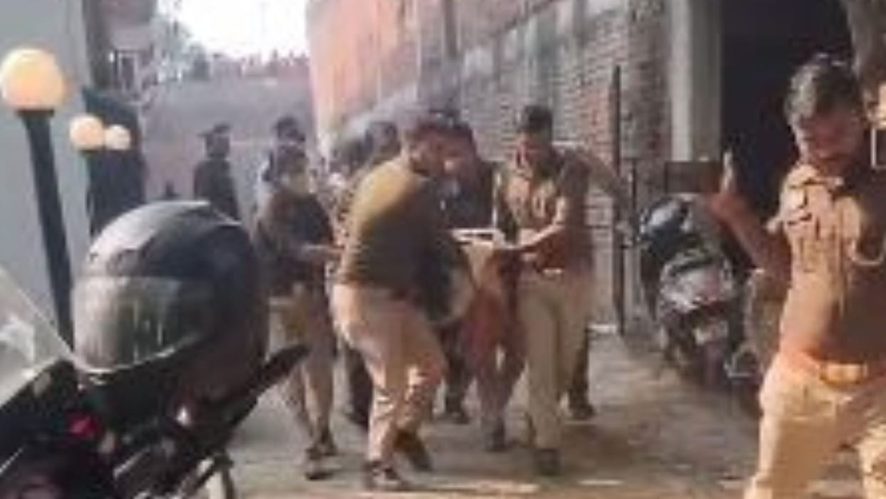 love story Man strangles girlfriend in Varanasi flees to Lucknow attempts suicide twice