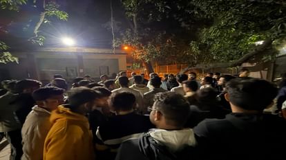 Varanasi: Junior doctors and students clash at BHU