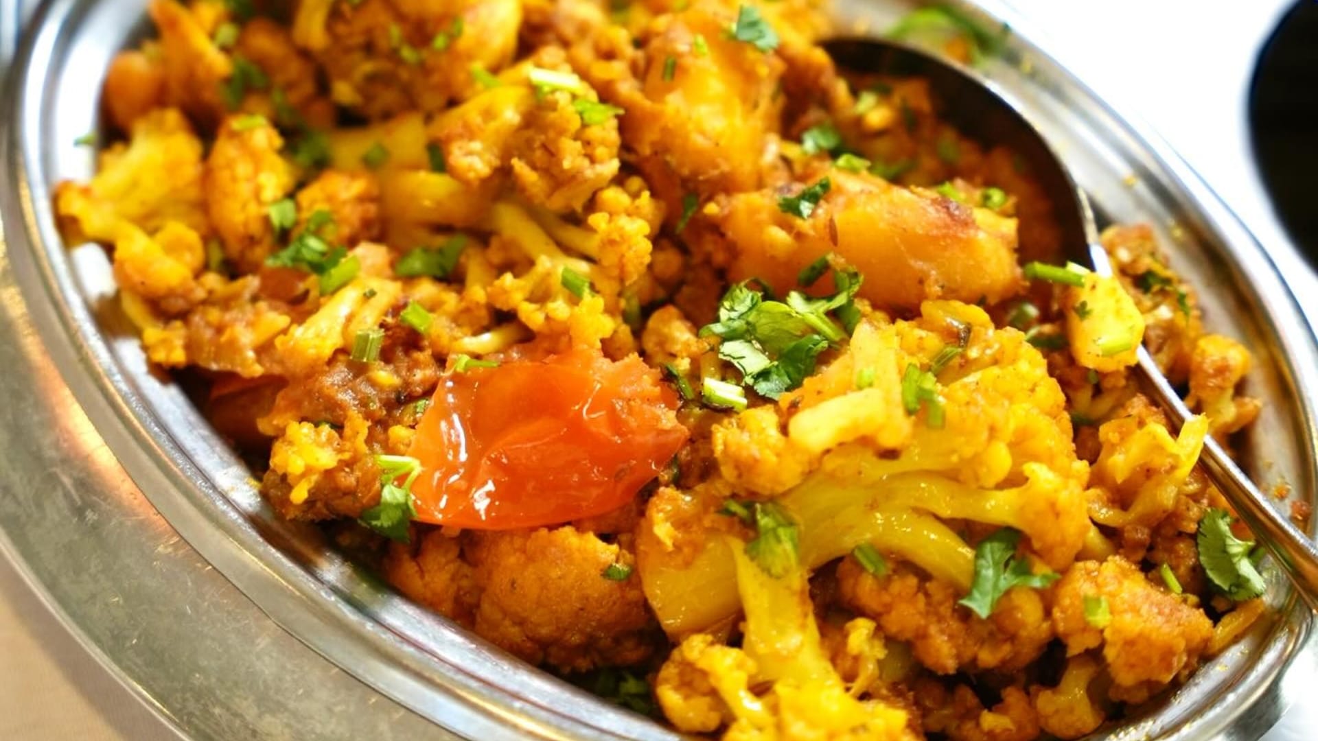 winter special recipe how to make dhaba style aloo gobhi sabji at home