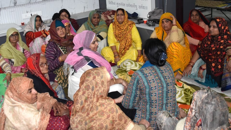teenage girl died while bathing in bathroom fitted with gas geyser In Aligarh she had celebrated her birthday